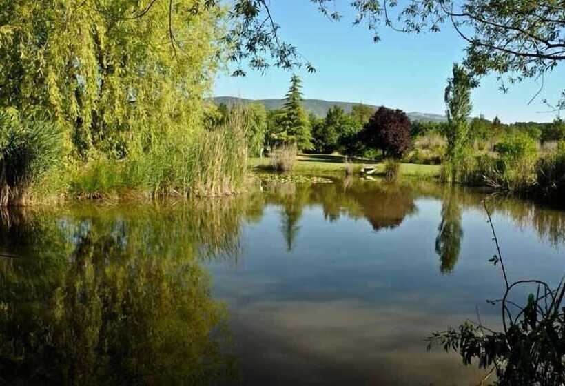 هتل Domaine De La Bégude