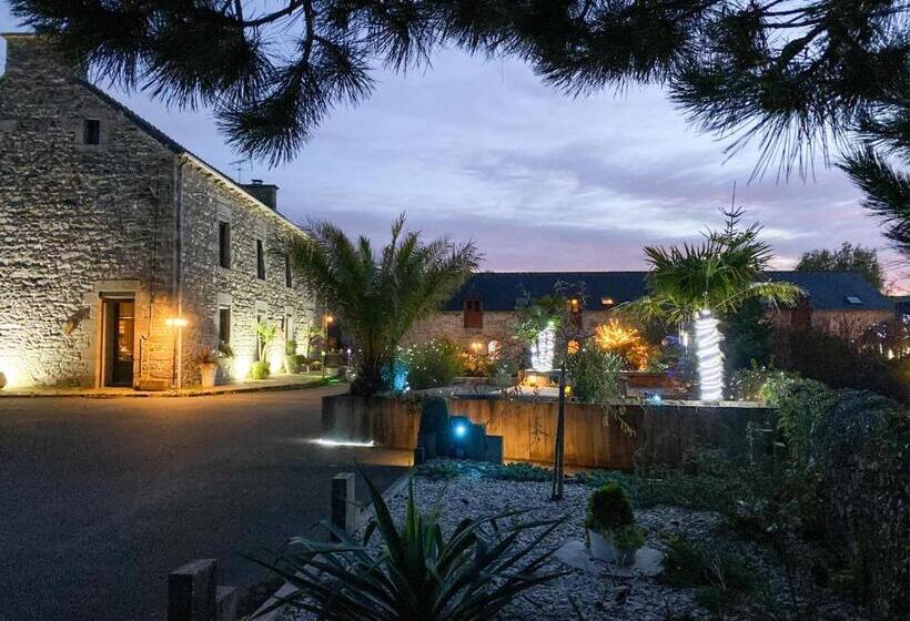 هتل Domaine Du Grenier