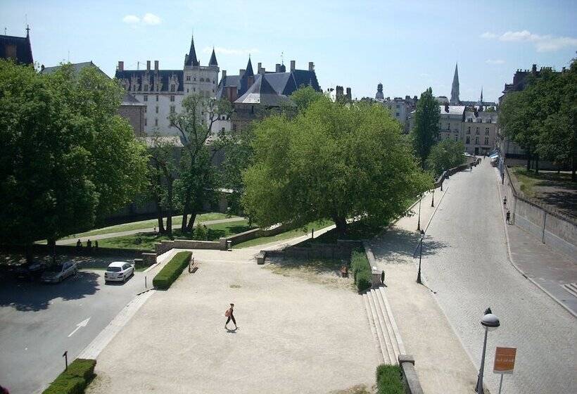 هتل Du Château