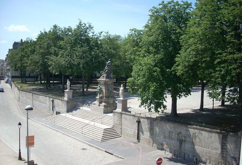 هتل Du Château