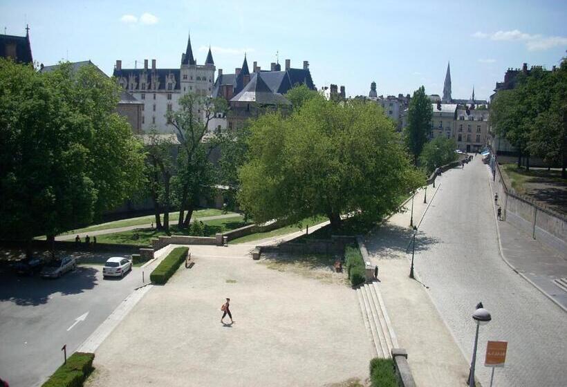 هتل Du Château