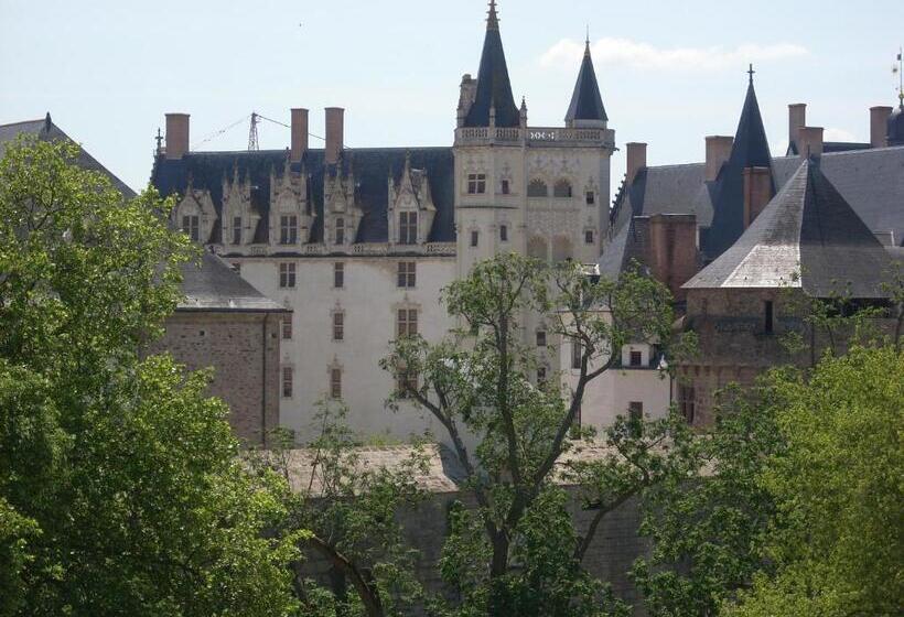 هتل Du Château