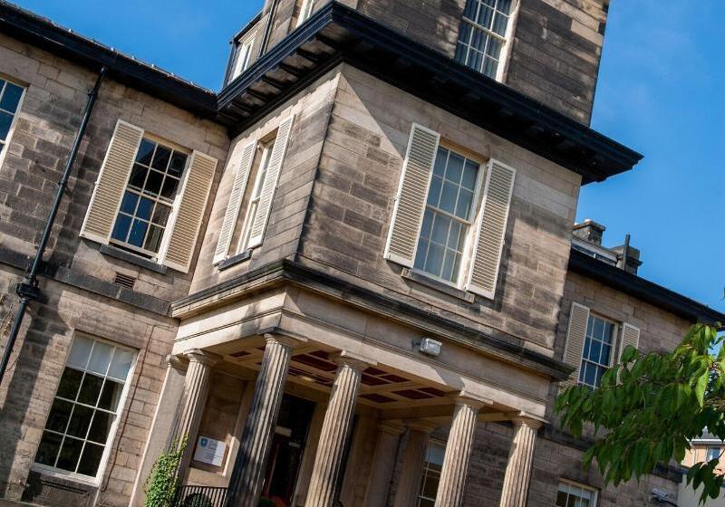 هتل Halifax Hall