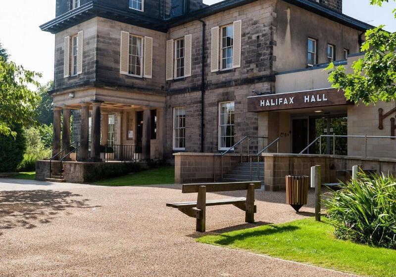 هتل Halifax Hall