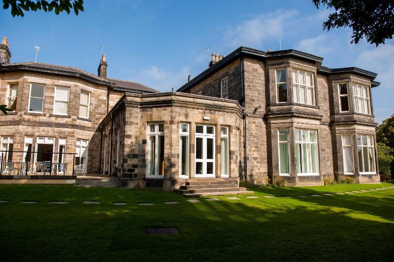 هتل Halifax Hall