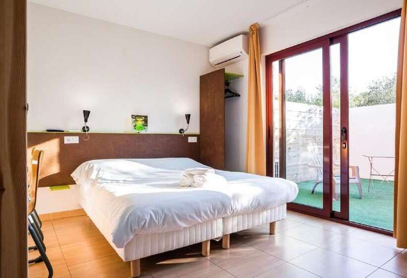 هتل Hôtel Acajou