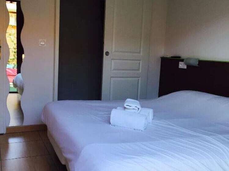 هتل Hôtel Acajou
