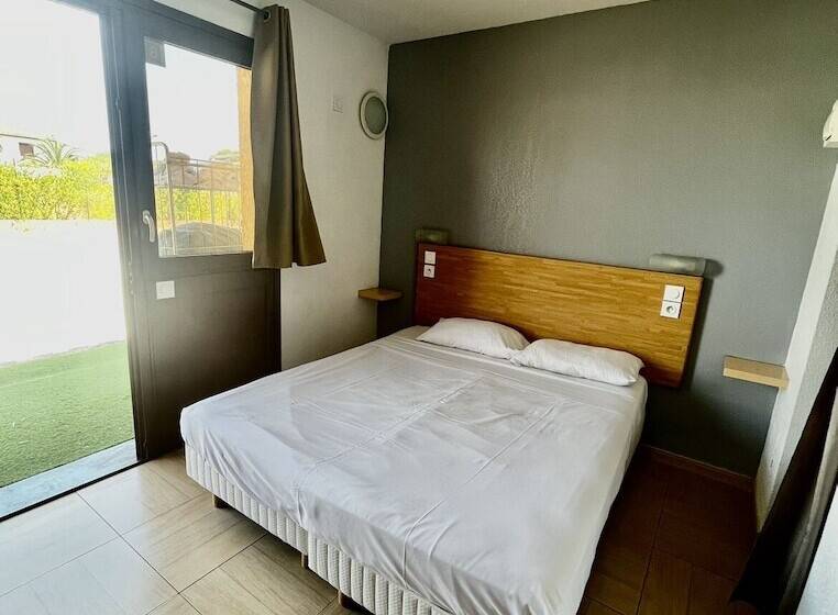 هتل Hôtel Acajou