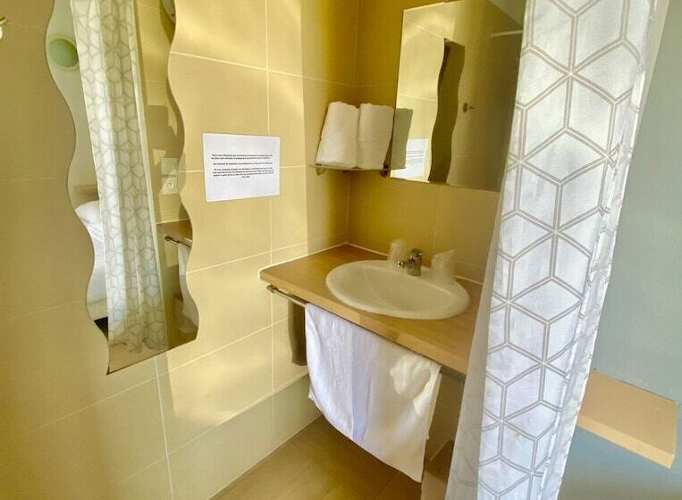هتل Hôtel Acajou