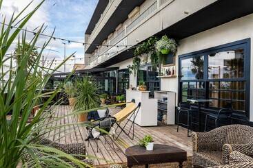 هتل Hôtel Du Midi Plage