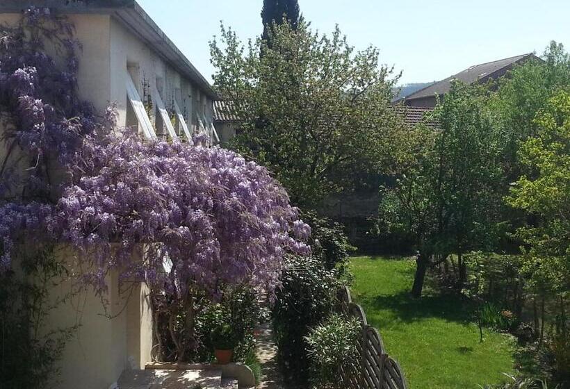 هتل Hôtel La Résidence