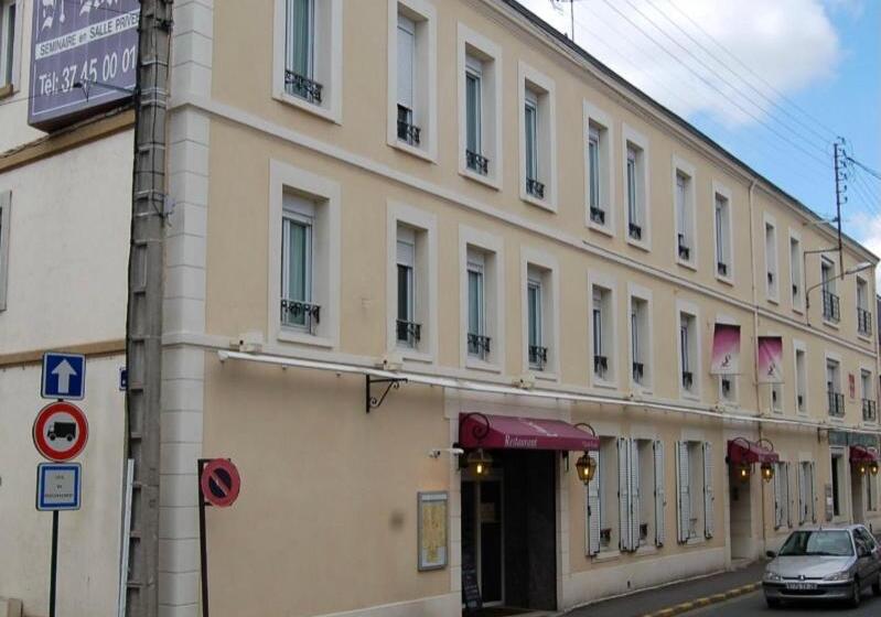 هتل Hôtel Des Couronnes Châteaudun