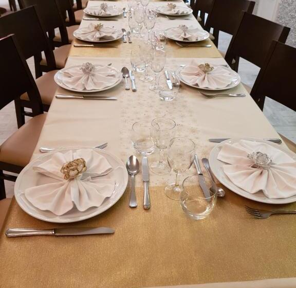 酒店 Logis Hôtel Restaurant Les Carillons