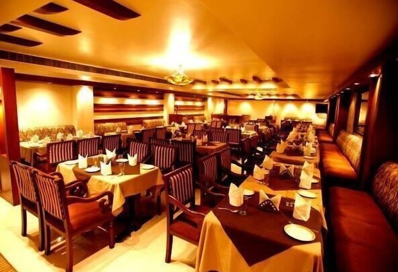 هتل Mahalakshmi Palace