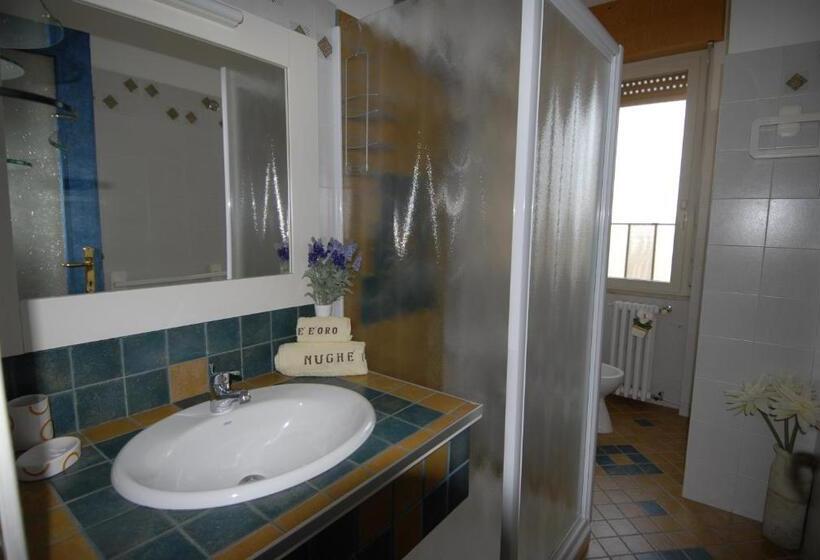 هتل Nughe  E  Oro Guesthouse