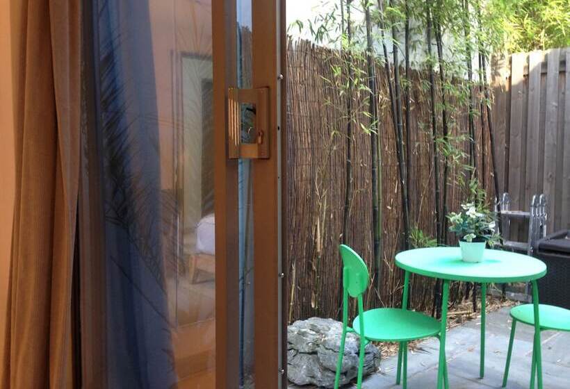 Fotos del hotel The Luxury Inn:  3