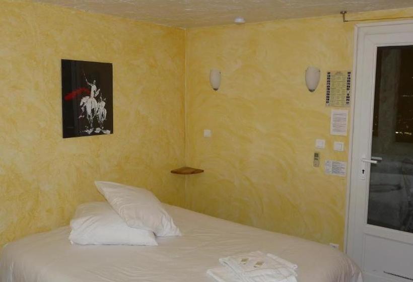 هتل Auberge Villa Montaleigne