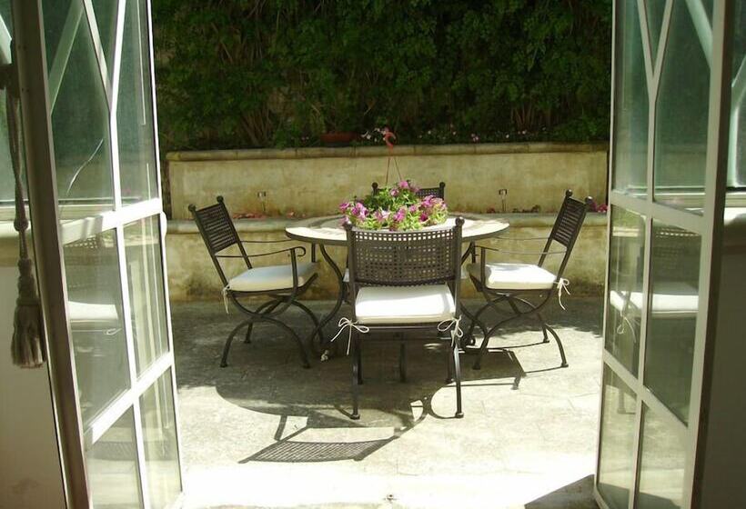 هتل Antica Villa La Viola