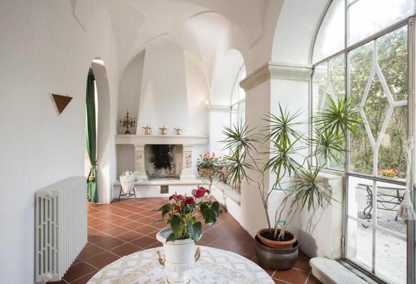 هتل Antica Villa La Viola