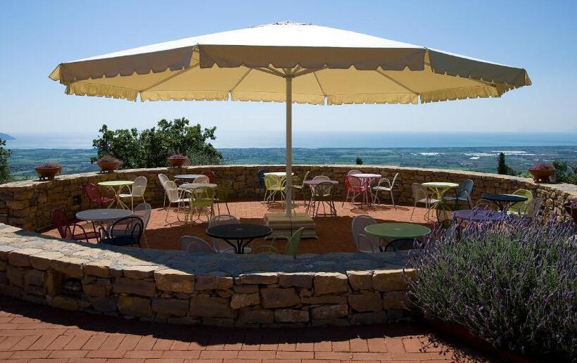 هتل Borgo La Pietraia