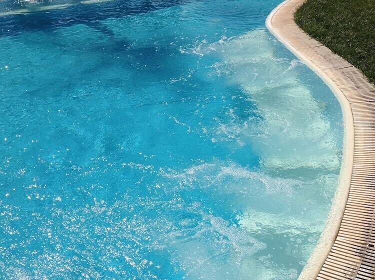 هتل Bv Airone Resort