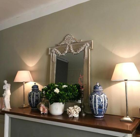 Fotos del hotel Capri Moon Guest House:  8