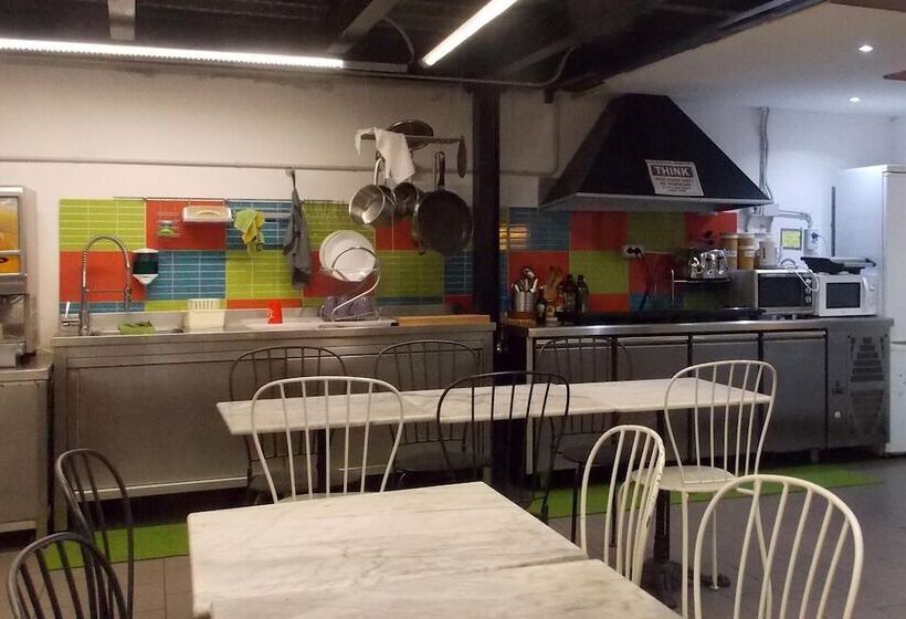 Fotos del hotel Hostel Colours:  20