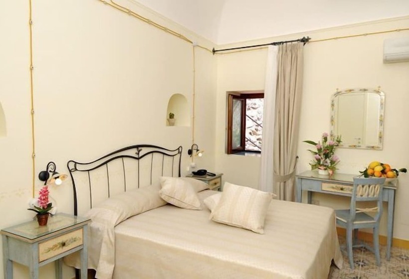 هتل Locanda Degli Dei