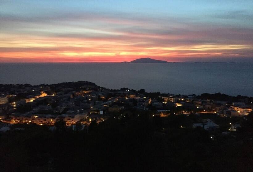 هتل Monte Solaro Bed & Breakfast