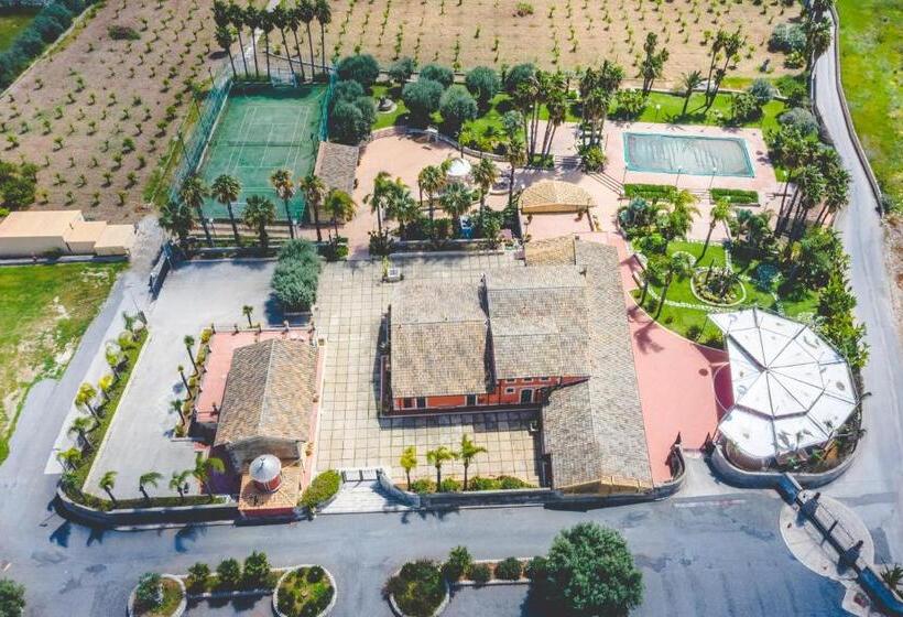 هتل Nuovo Castello Crisilio