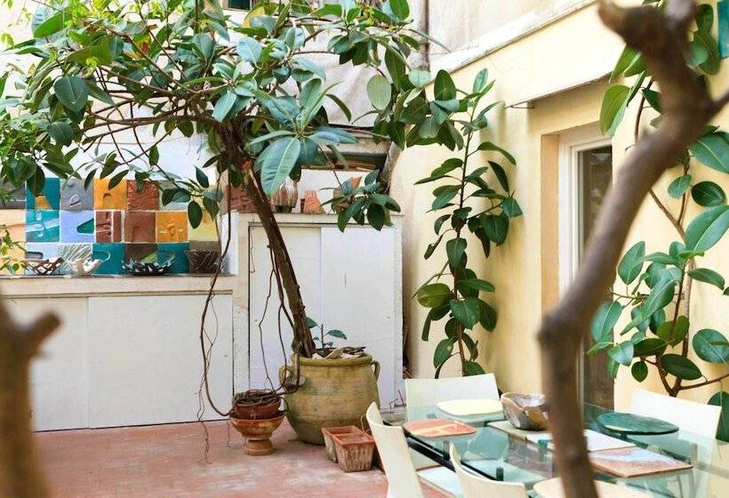 هتل Tribù Palazzo D Angiò