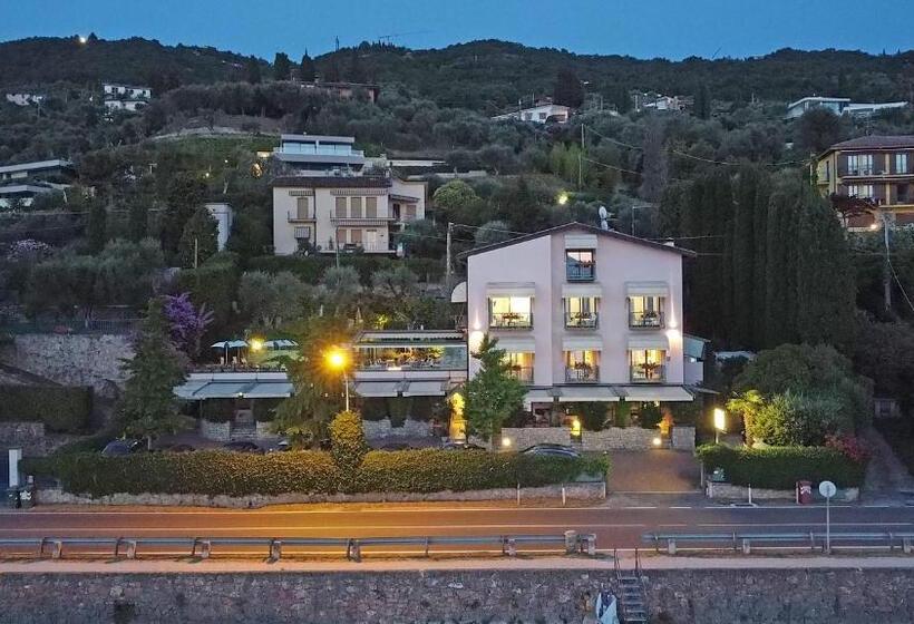 هتل Villa Carlotta