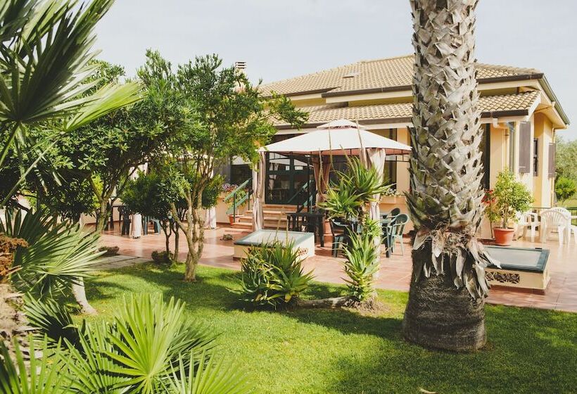 هتل Villa Grazia