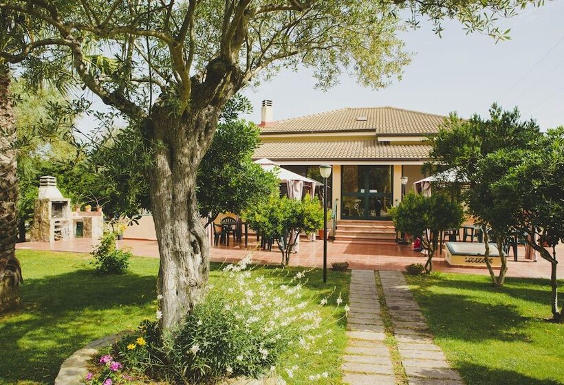 هتل Villa Grazia