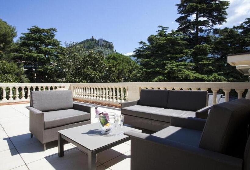 هتل Villa Italia Luxury Suites And Apartments