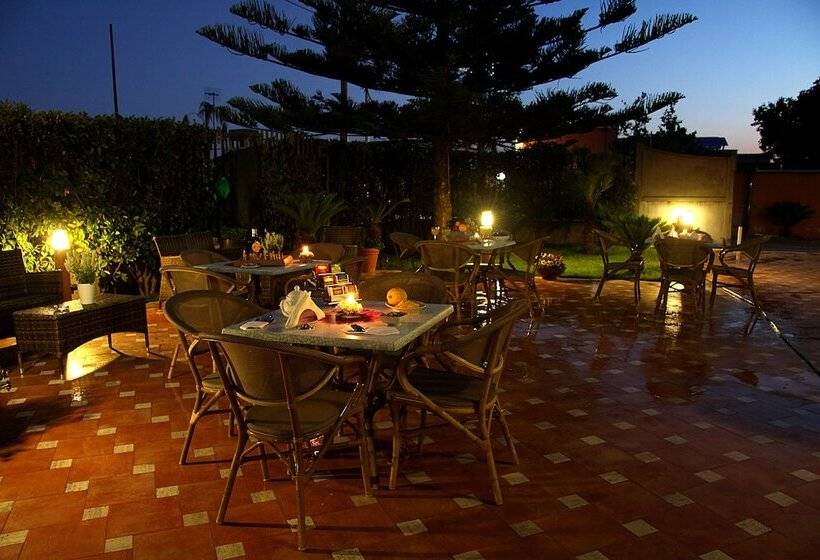 هتل Villa Julia