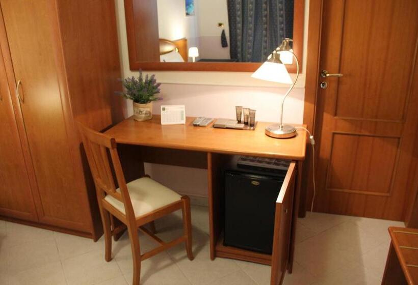 هتل Villa Julia