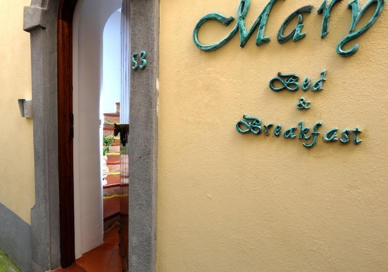 هتل Villa Mary Suites
