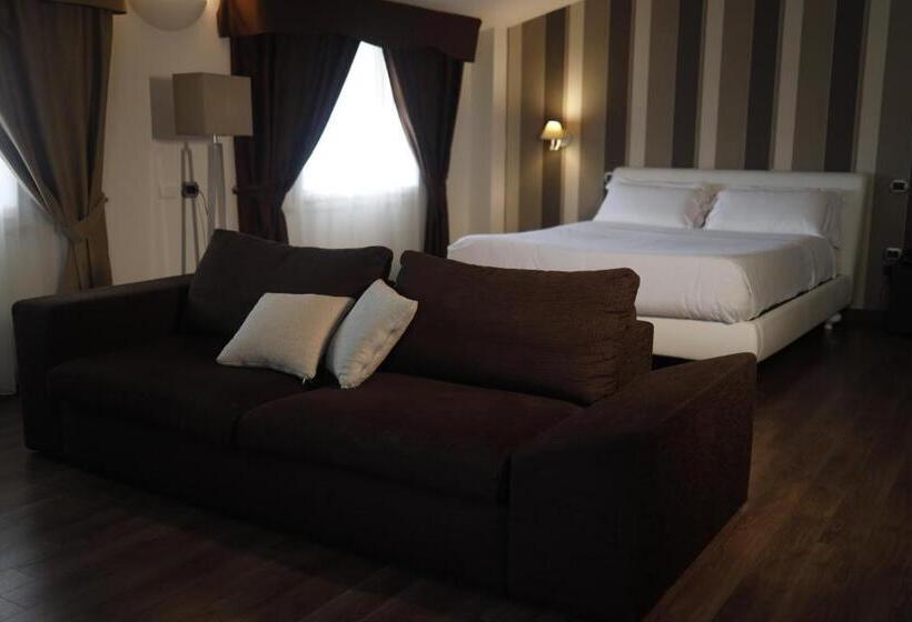 هتل Virginia Resort & Spa   Adults Only