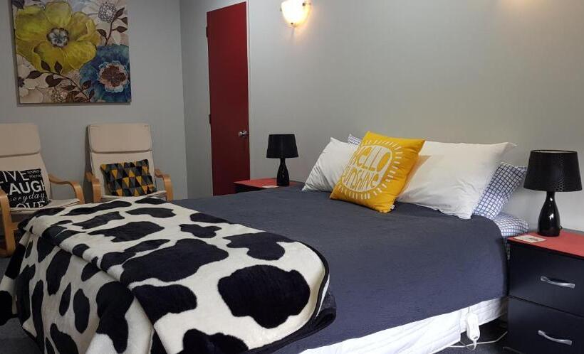 هتل Anchor Down Bed & Breakfast