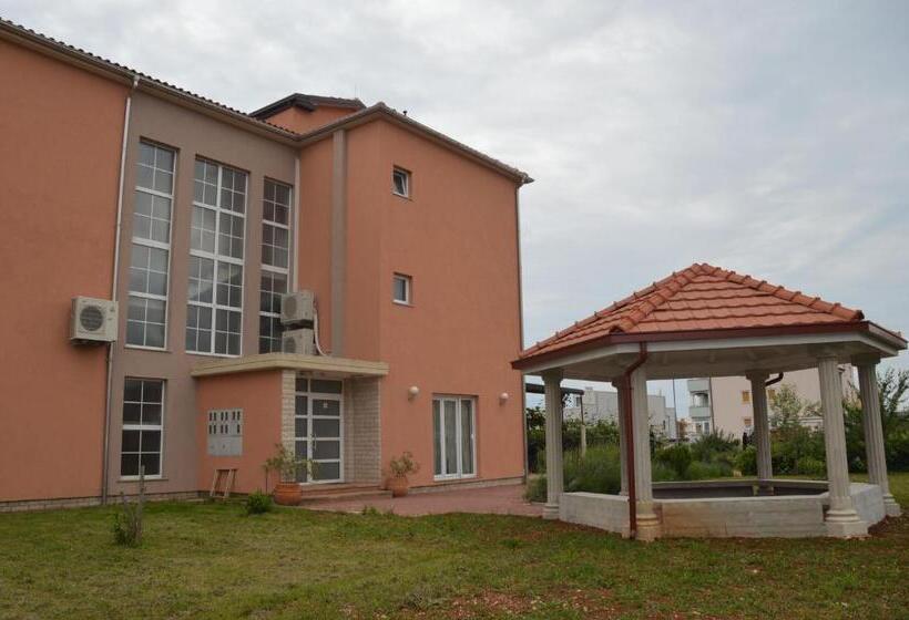 هتل Bed & Breakfast Grgic