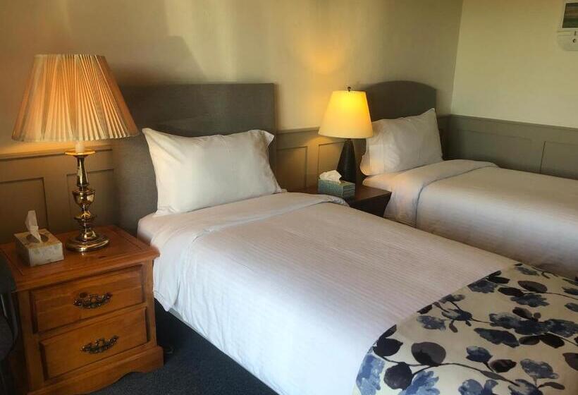 בית מלון כפרי Cariboo Log Guest House