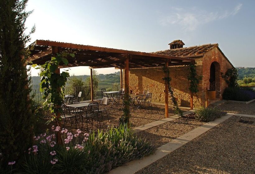 ホテル Casale Podernovo