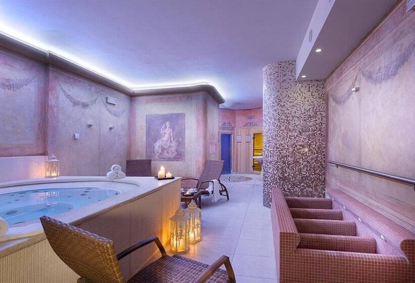 هتل Gallery Room