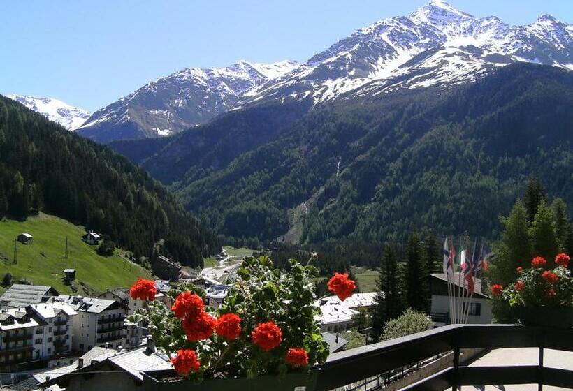 酒店 Meublè Adler   Rooms & Mountain Apartments