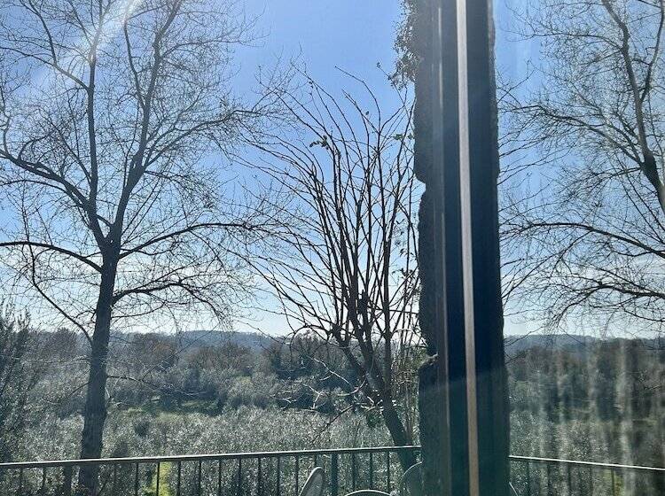 ホテル Podere La Branda