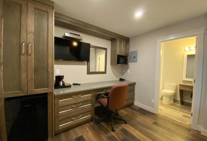 בית מלון כפרי Sahara Courtyard Inn Osoyoos