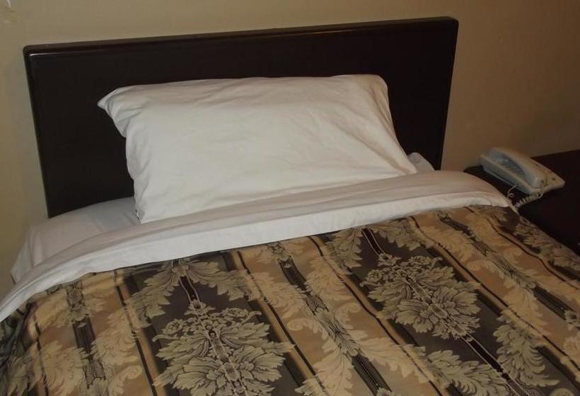 בית מלון כפרי Squamish Budget Inn