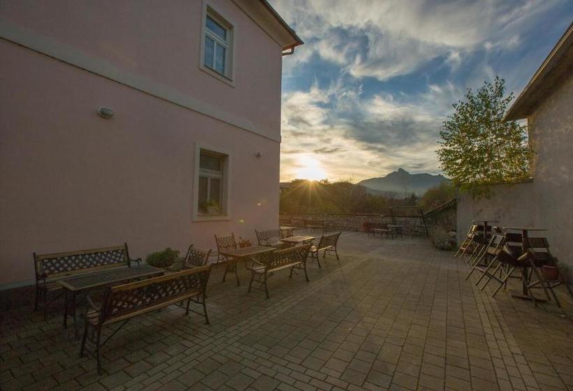 בית מלון כפרי St. Hubert Hunting Lodge