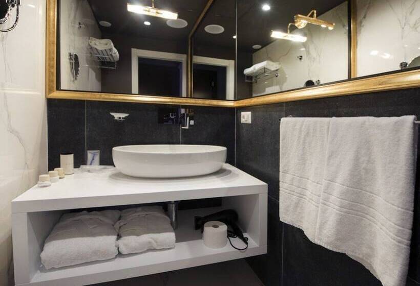 Fotos del hotel Torre Argentina Relais - Residenze Di Charme:  48